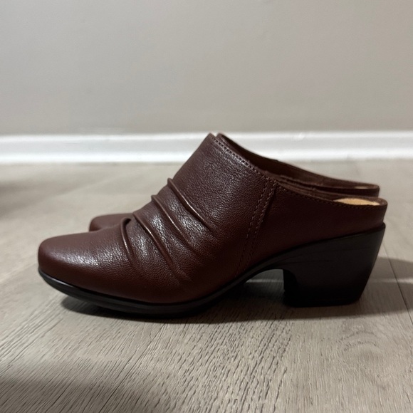 Clarks Dark Brown Leather Emily Charm Mule Size 6 - Picture 4 of 4